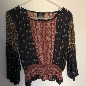 Loose paisley open cut sleeve top